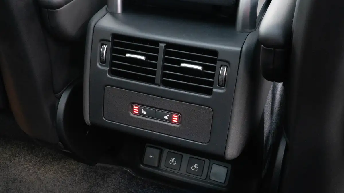 2024-land-rover-discovery-30-d300-dynamic-hse-big-16
