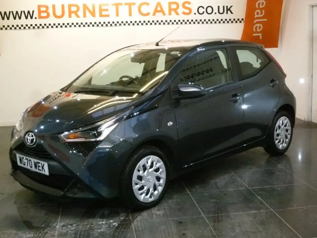 2021-toyota-aygo-10-vvt-i-x-play-tss-big-0