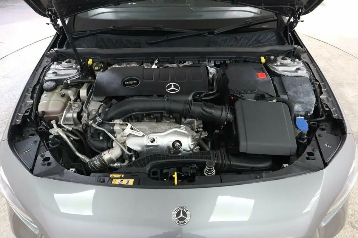 2021-mercedes-benz-a-class-20-a250-amg-line-premium-plus-edition-hatchback-5d-big-12