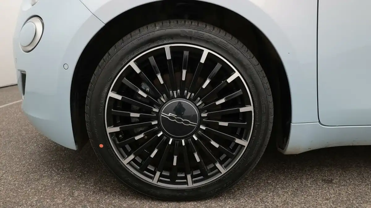 2021-fiat-500-e-la-prima-big-18