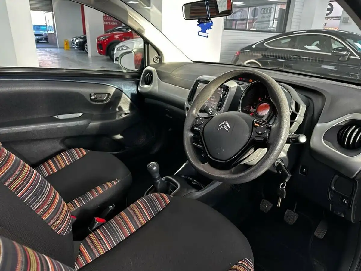 2014-citroen-c1-10-vti-airscape-feel-3d-big-22