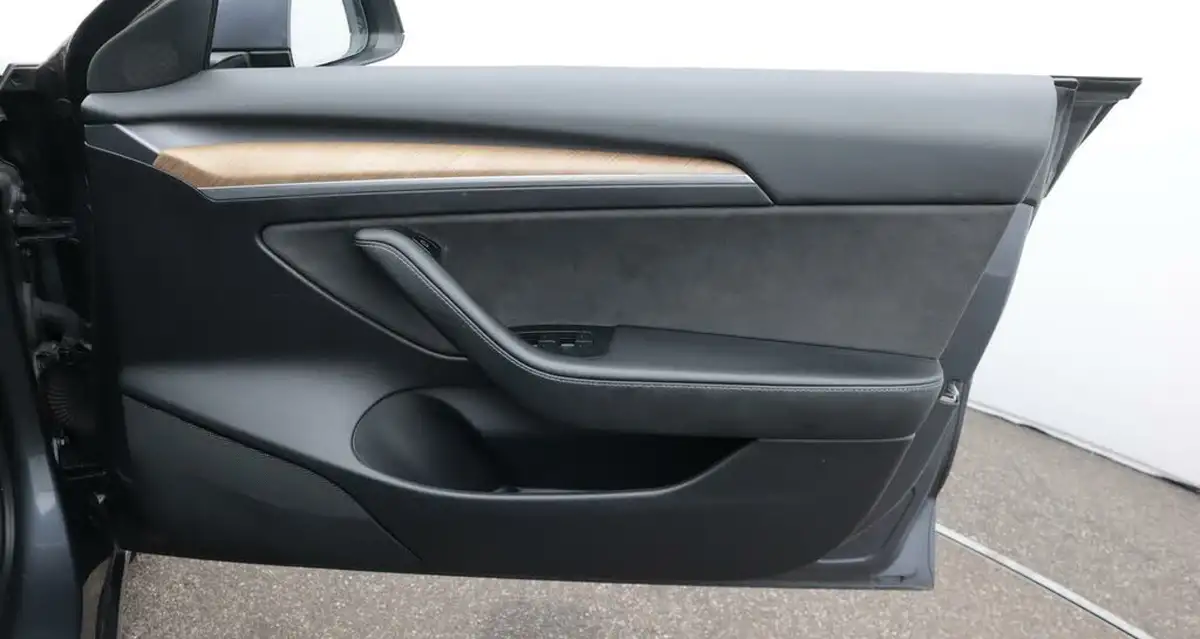 2021-tesla-model-3-e-long-range-4x4-big-15