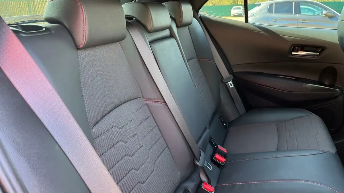 2019-toyota-corolla-20-vvt-i-excel-trk-hatchback-big-11