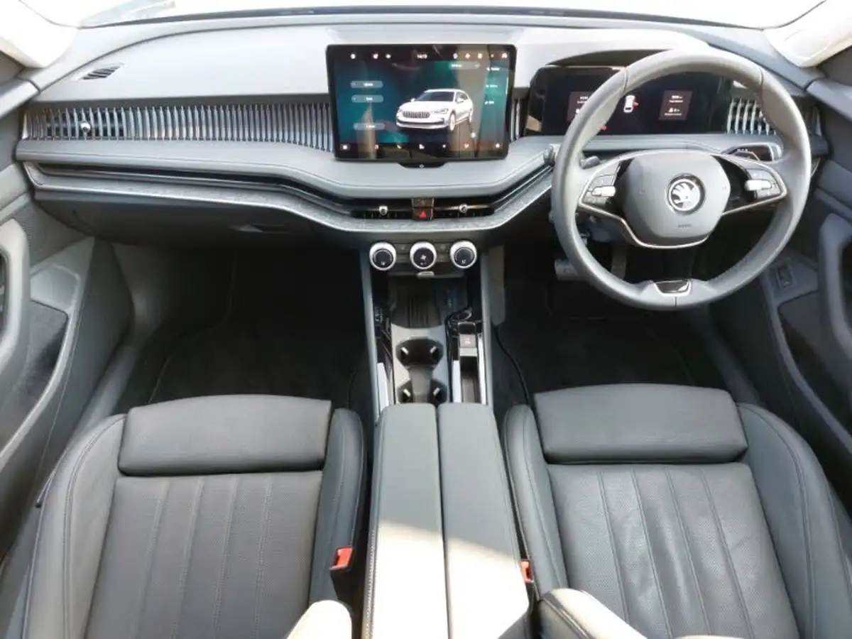 2024-skoda-superb-20tdi-se-l-150ps-scr-estate-dsg-big-2