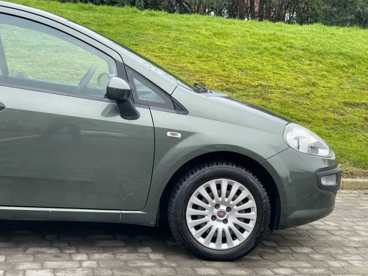 2010-fiat-punto-evo-14-active-5d-big-14