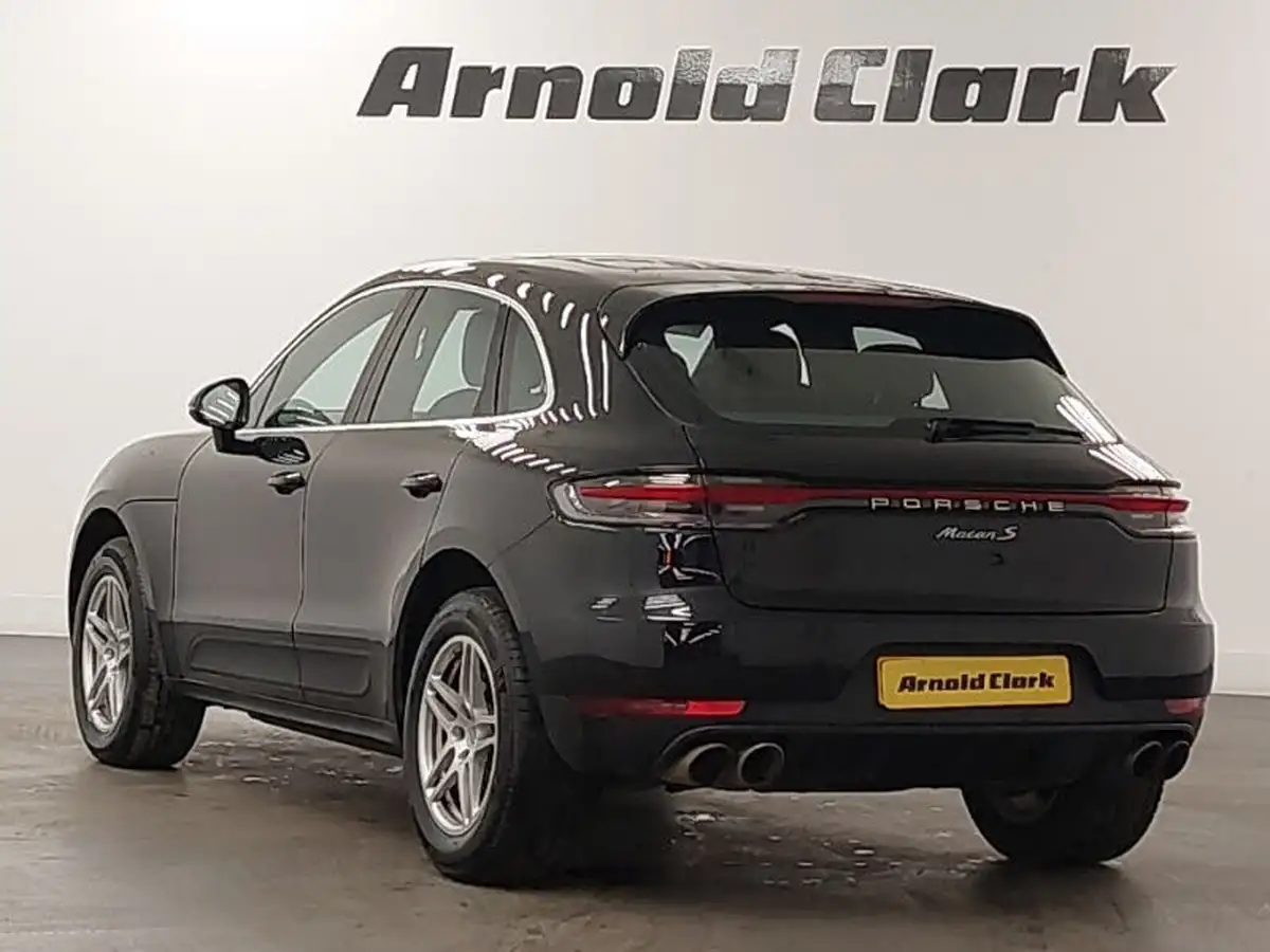 2020-porsche-macan-30-s-big-1