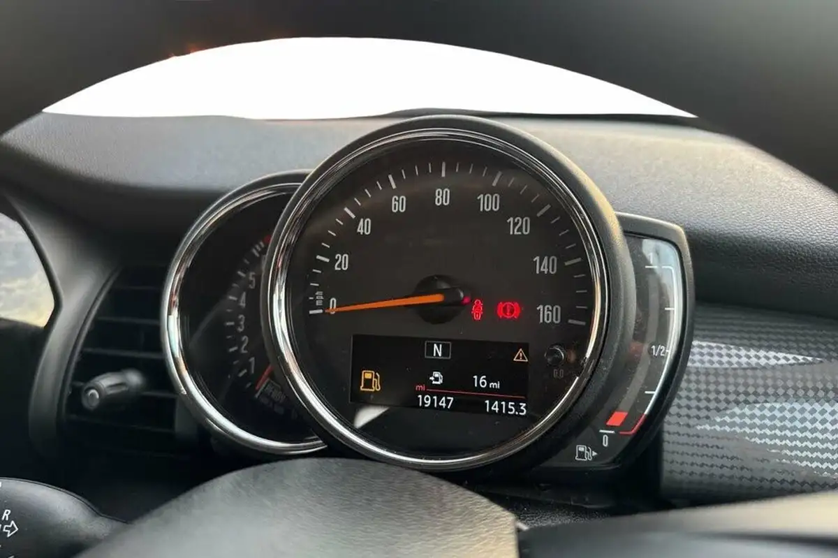 2020-mini-countryman-15-cooper-classic-big-11