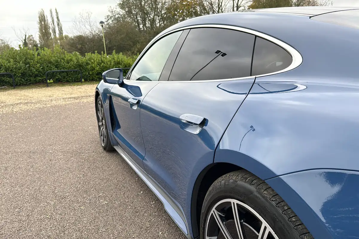 2021-porsche-taycan-e-4s-571ps-performance-battery-plus-big-38