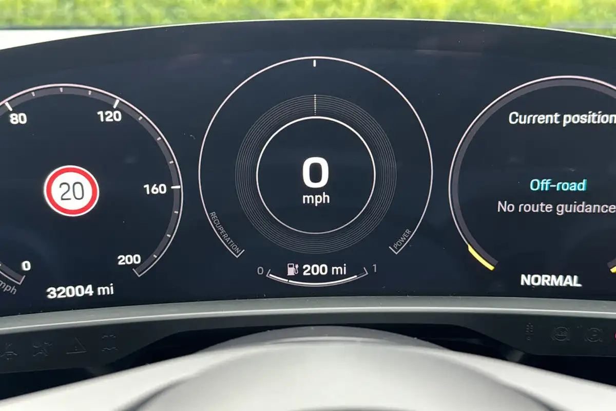 2021-porsche-taycan-e-4s-571ps-performance-battery-plus-big-14