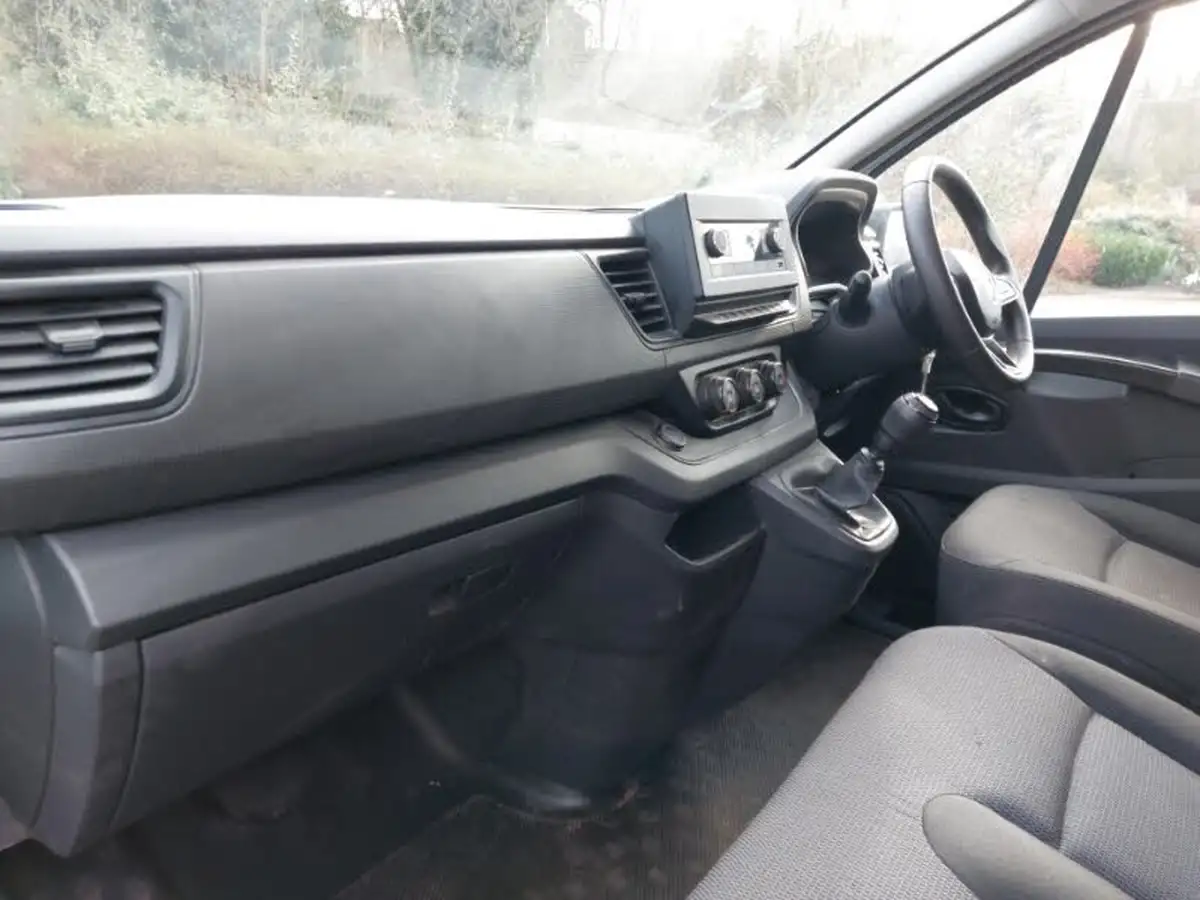 2022-renault-trafic-20dci-sl28-130-business-big-4