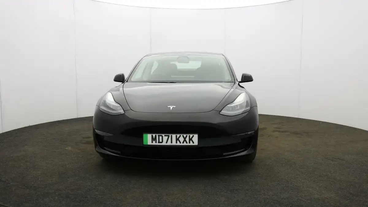 2022-tesla-model-3-e-long-range-big-33