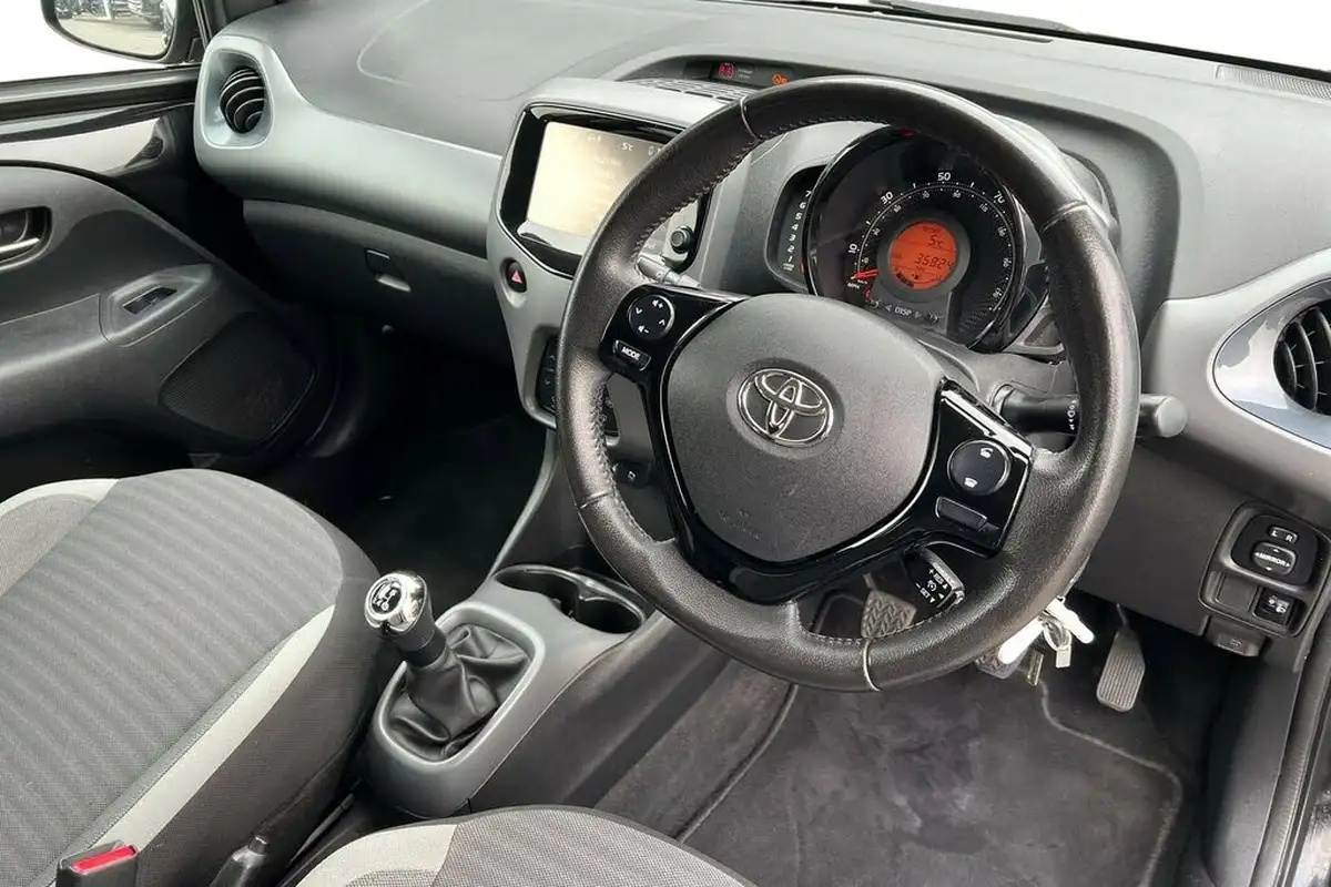 2018-toyota-aygo-10-vvt-i-x-plore-big-5