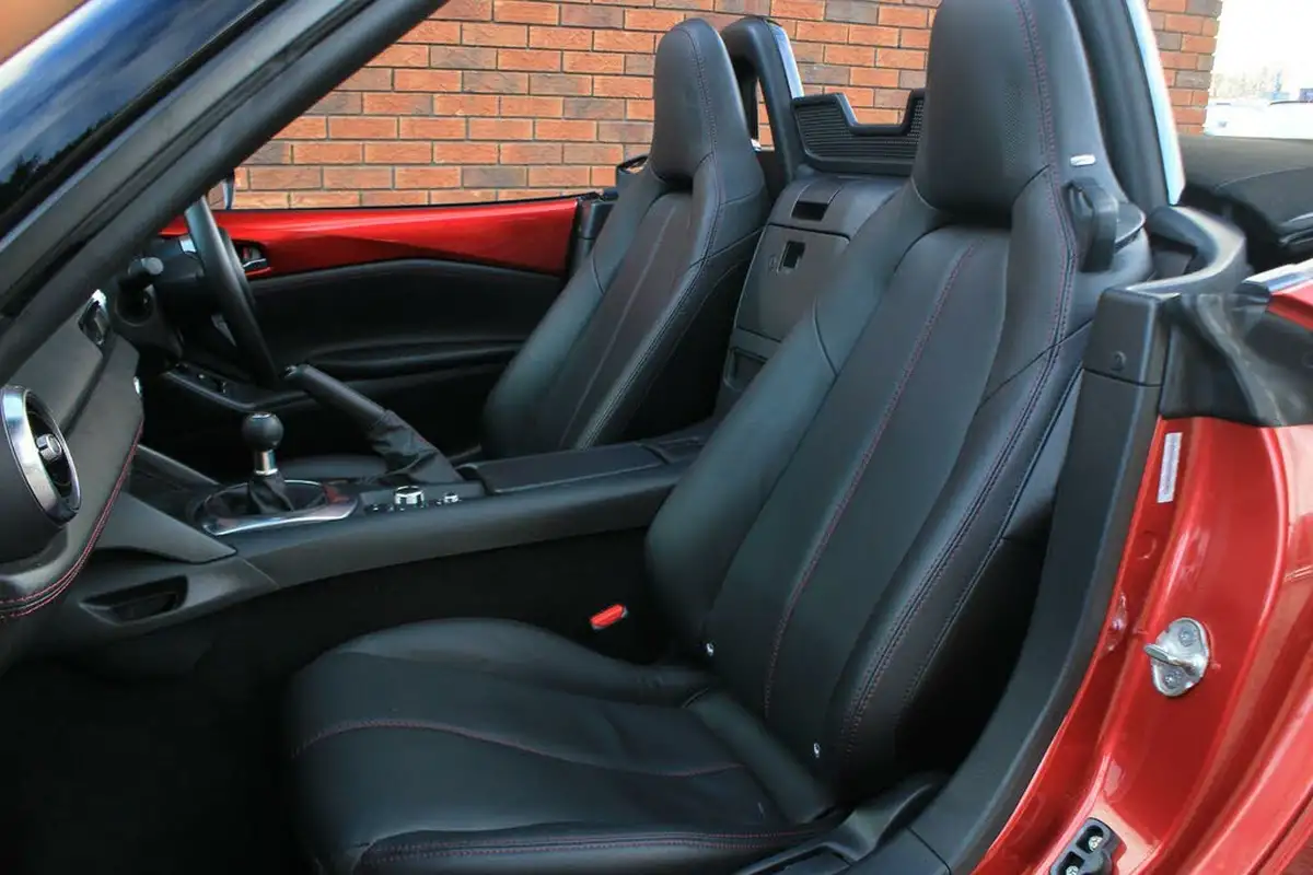 2016-mazda-mx-5-20-sport-nav-big-13