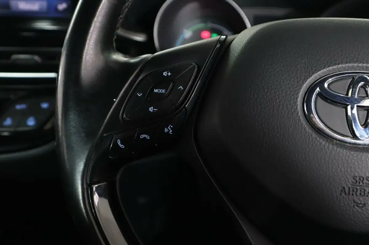 2017-toyota-c-hr-18-vvt-i-icon-big-39