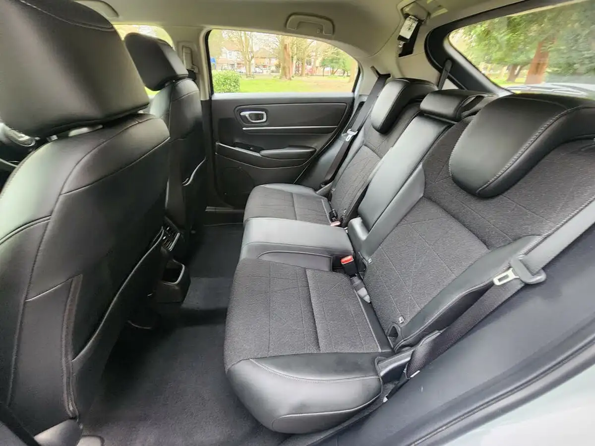 2024-honda-hr-v-15-i-mmd-advance-big-46