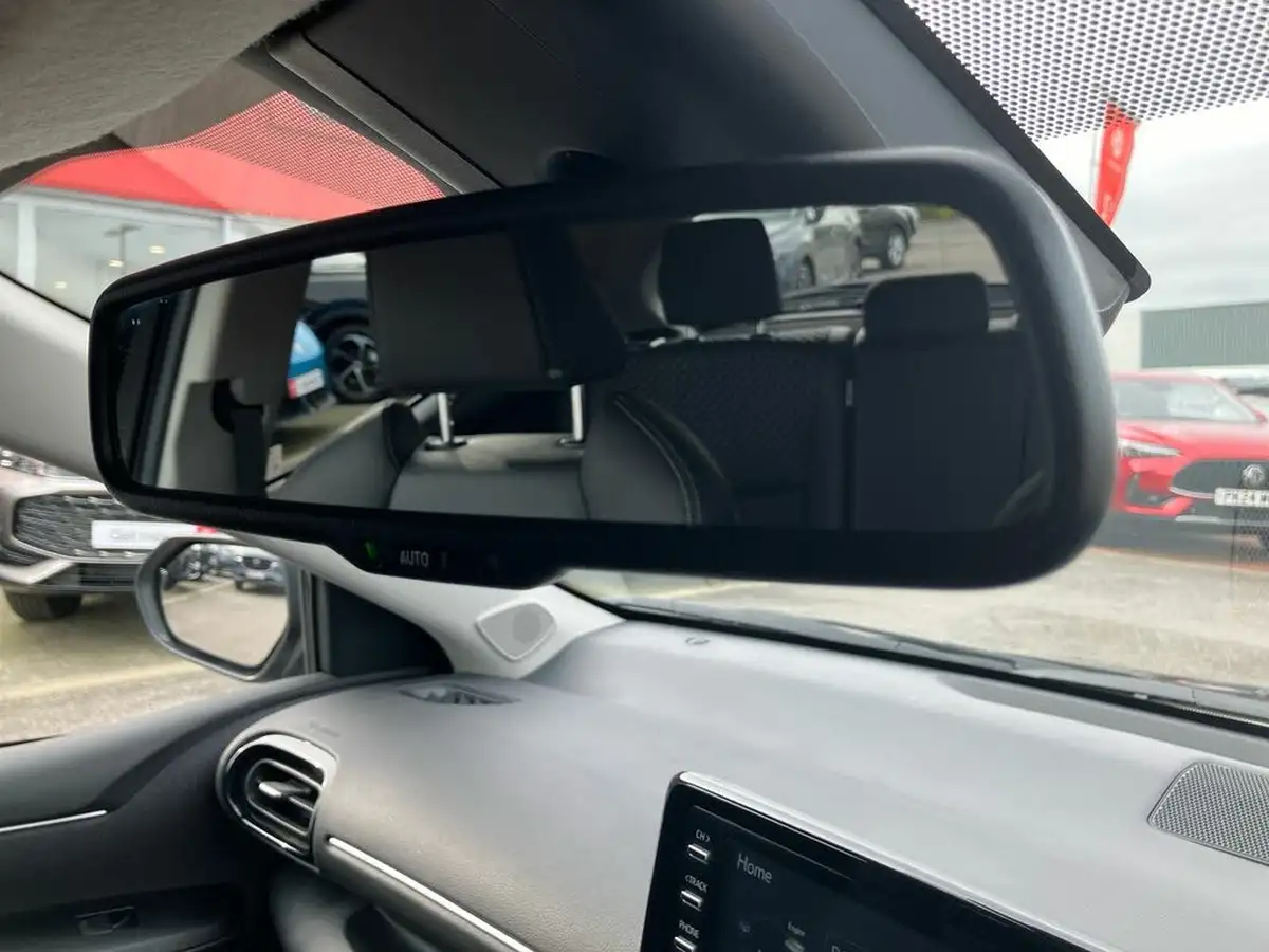 2024-mazda-mazda2-15-select-big-30
