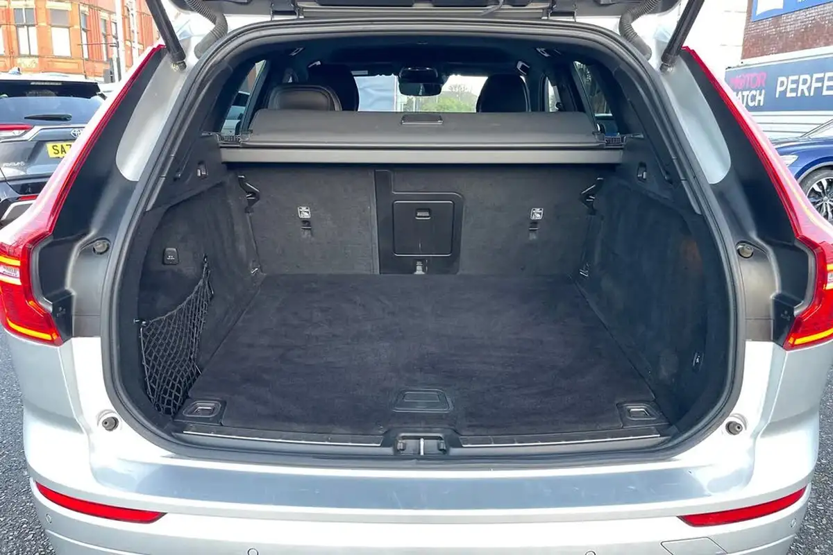 2019-volvo-xc60-20td-b5-r-design-big-9