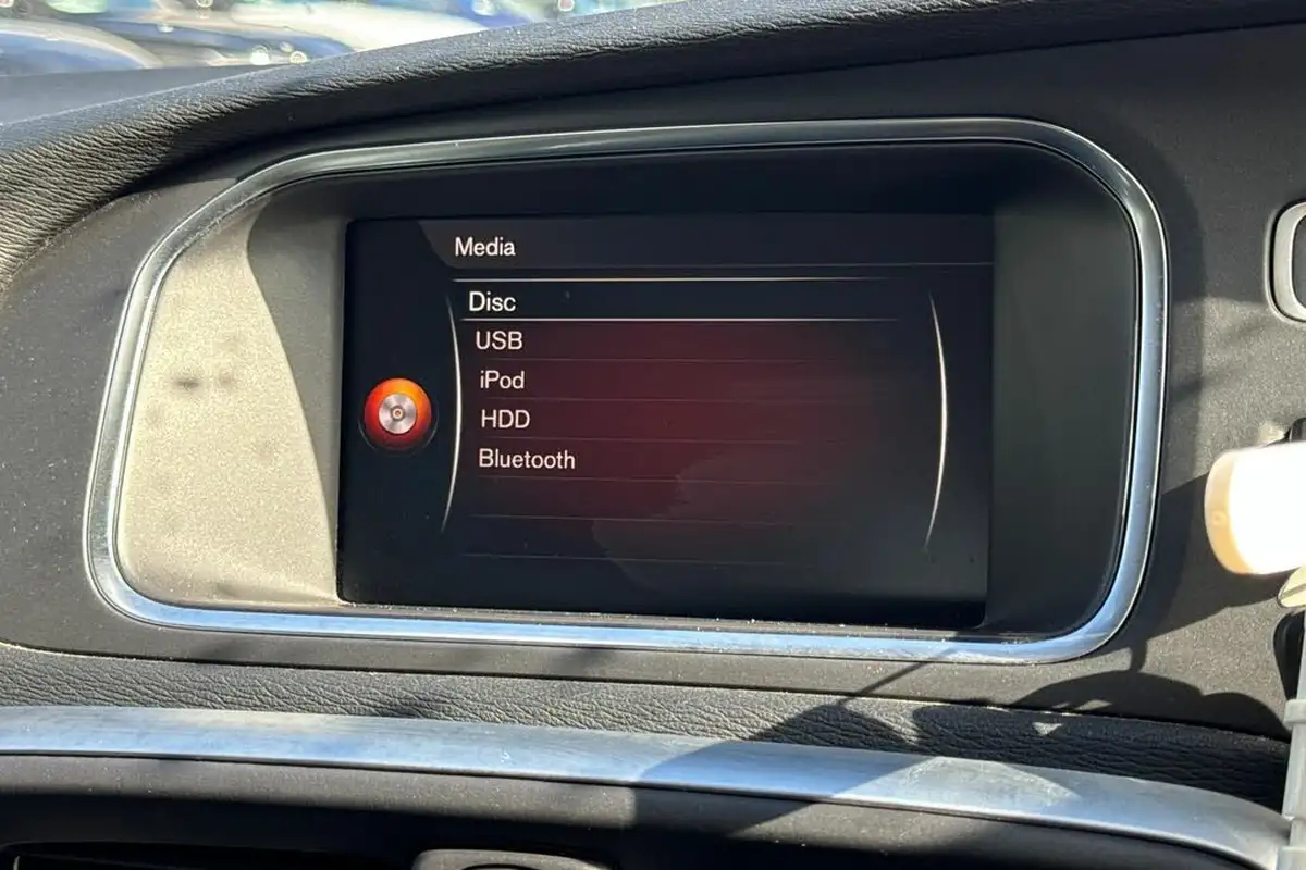 2018-volvo-v40-20-t3-inscription-big-31