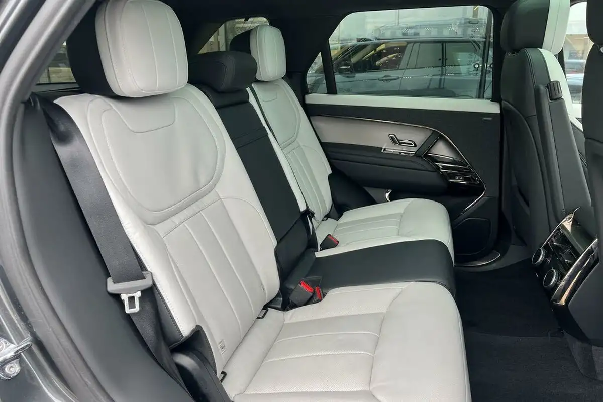 2024-land-rover-range-rover-sport-30-d300-dynamic-se-big-32