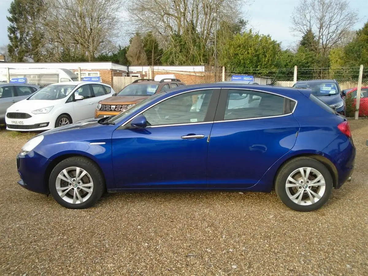 2014-alfa-romeo-giulietta-14-distinctive-multiair-170bhp-big-5