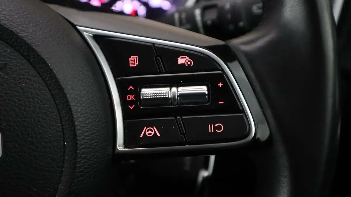 2022-kia-ceed-15-t-gdi-3-hatchback-big-23
