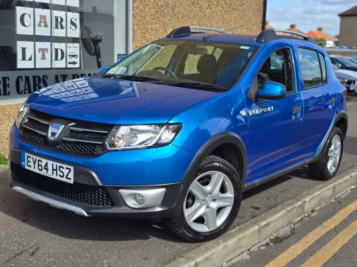 2014-dacia-sandero-stepway-09-laureate-big-11