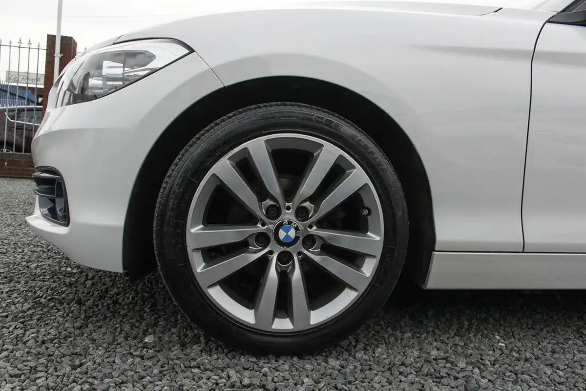 2016-bmw-1-series-15-118i-sport-5d-big-13