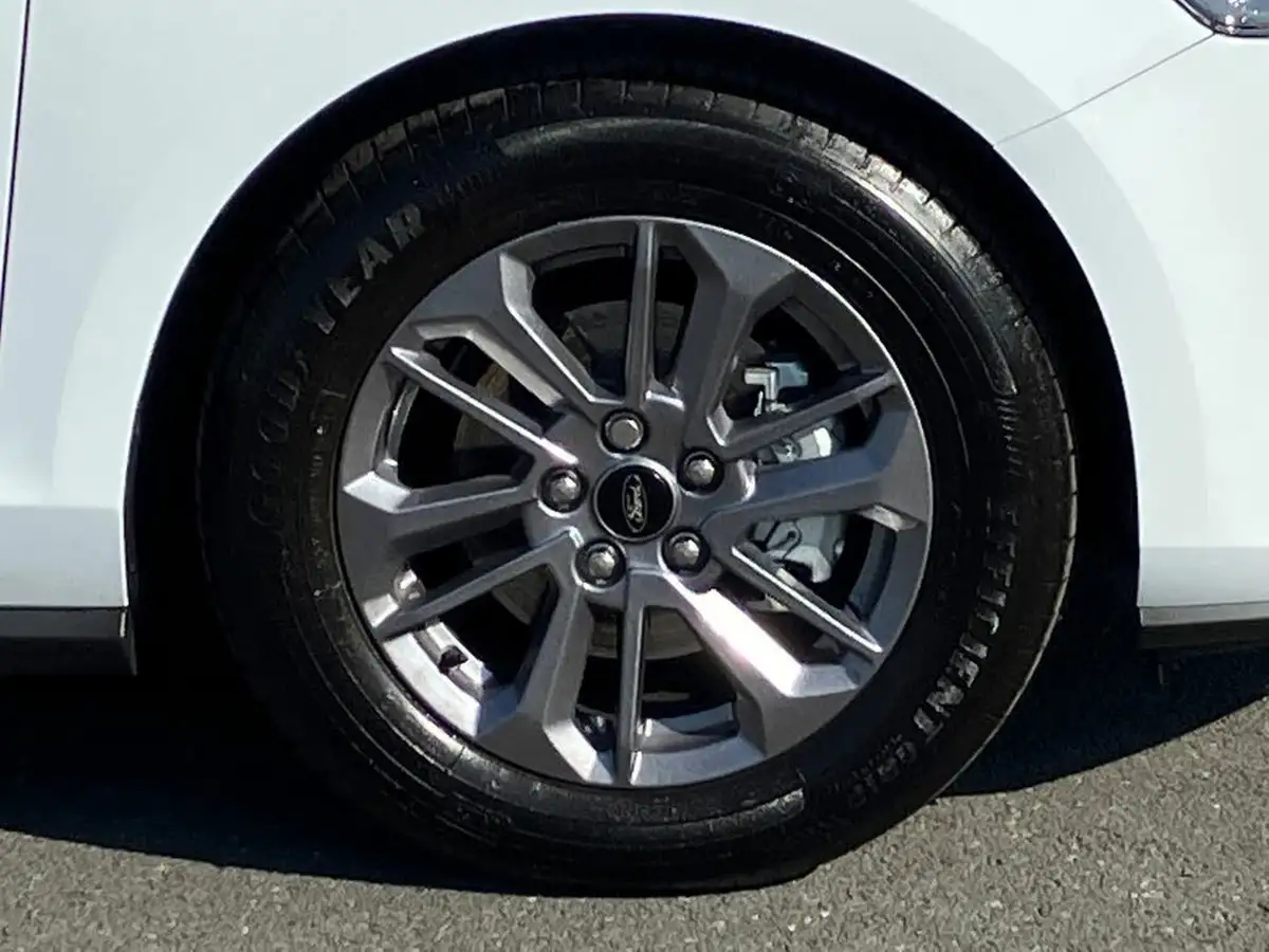 2024-ford-focus-10t-titanium-155ps-hatchback-powershift-big-6