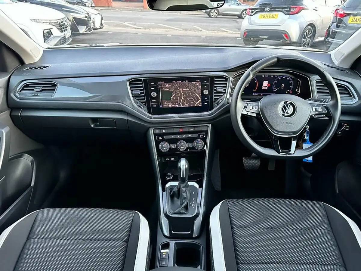 2021-volkswagen-t-roc-15-tsi-sel-dsg-big-12