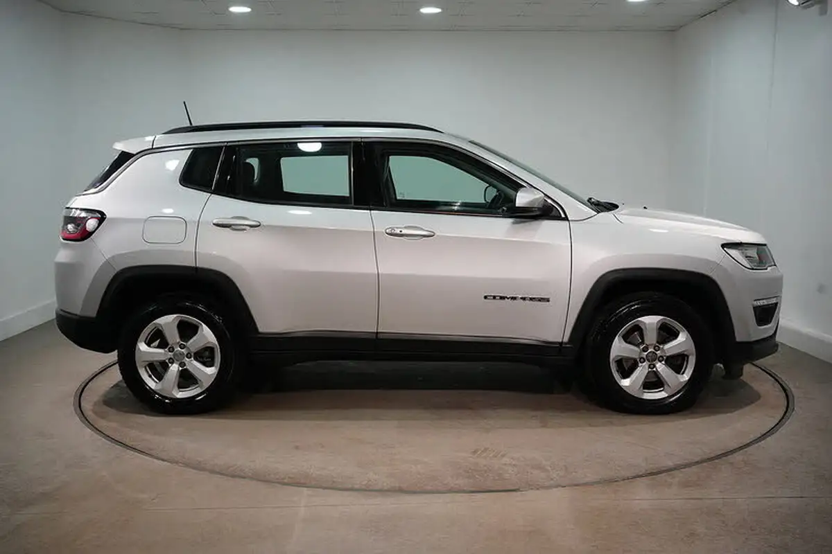 2019-jeep-compass-14-multiair-ii-longitude-big-4