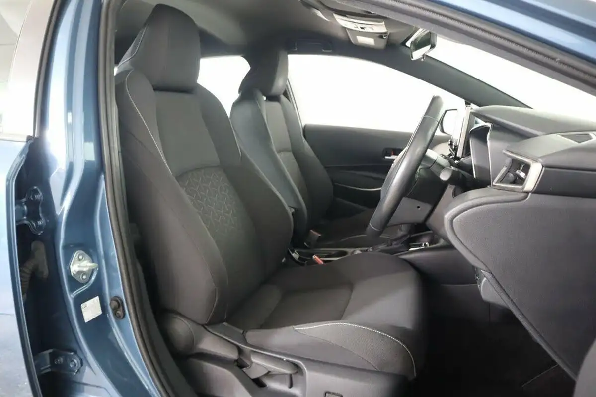 2020-toyota-corolla-18-vvt-i-icon-tech-spare-wheel-touring-sports-5d-big-13