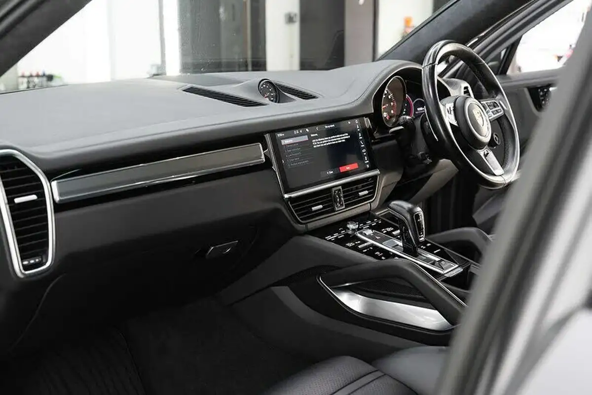 2019-porsche-cayenne-40-v8-turbo-coupe-big-11