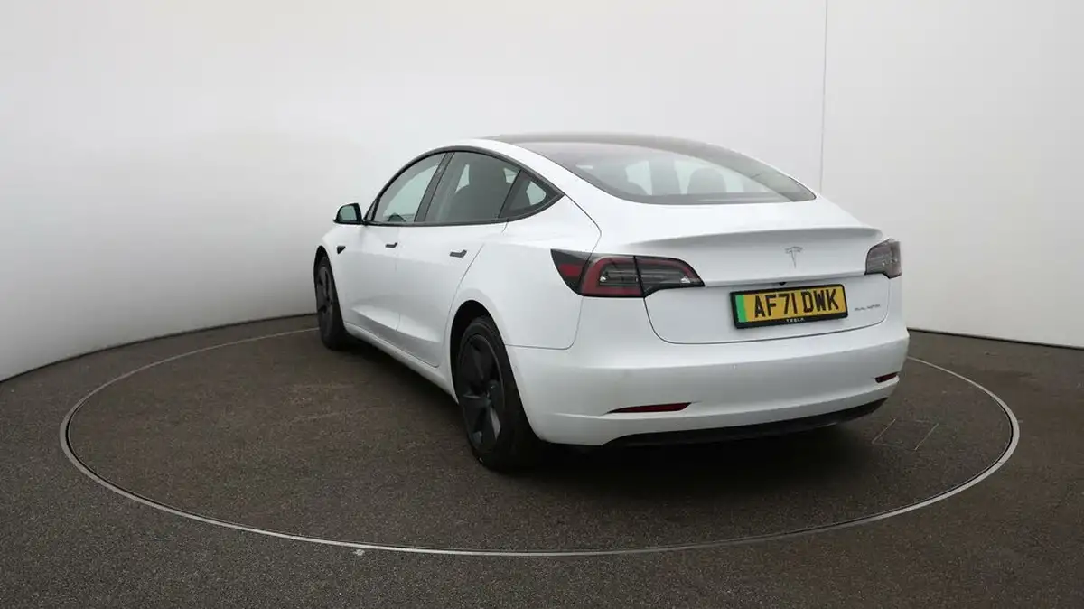 2021-tesla-model-3-e-long-range-awd-big-52