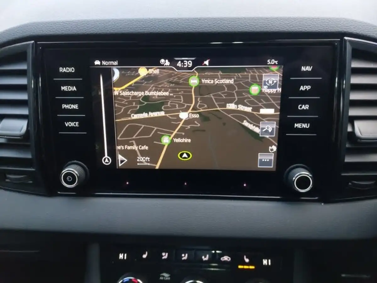 2023-skoda-karoq-20-tsi-sportline-big-18