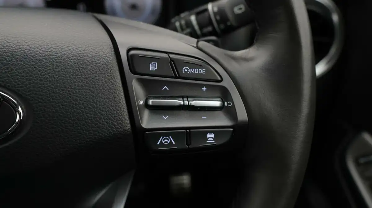 2022-hyundai-kona-e-premium-204ps-64kwh-7kw-obc-big-26