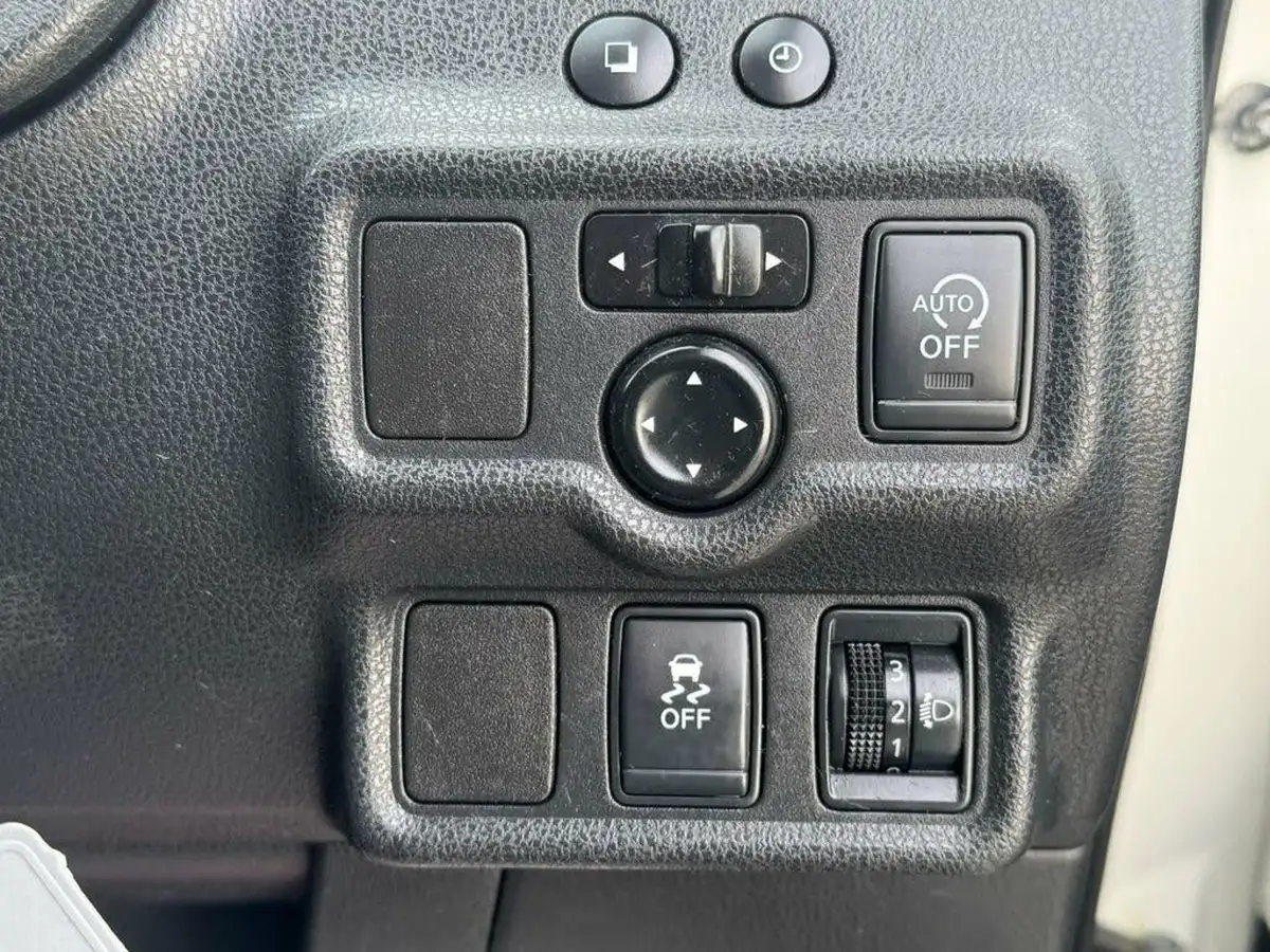 2014-nissan-note-15dci-acenta-premium-style-pack-big-27