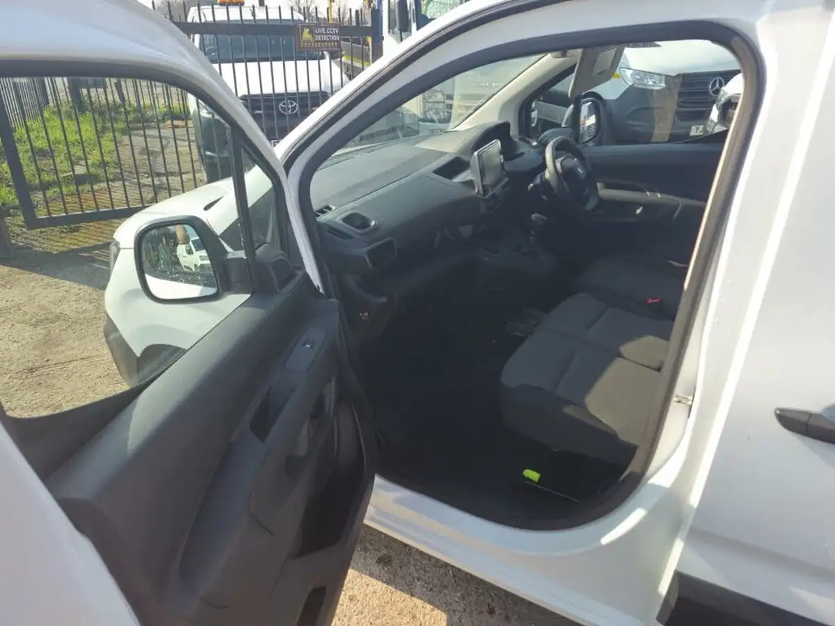 2022-peugeot-partner-15-bluehdi-1000-professional-premium-100pseu6d-big-9