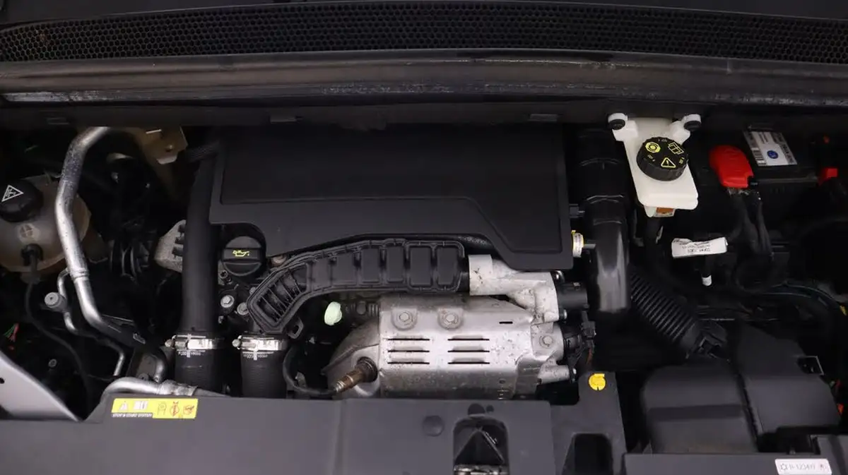 2021-citroen-grand-c4-spacetourer-12-puretech-sense-big-18