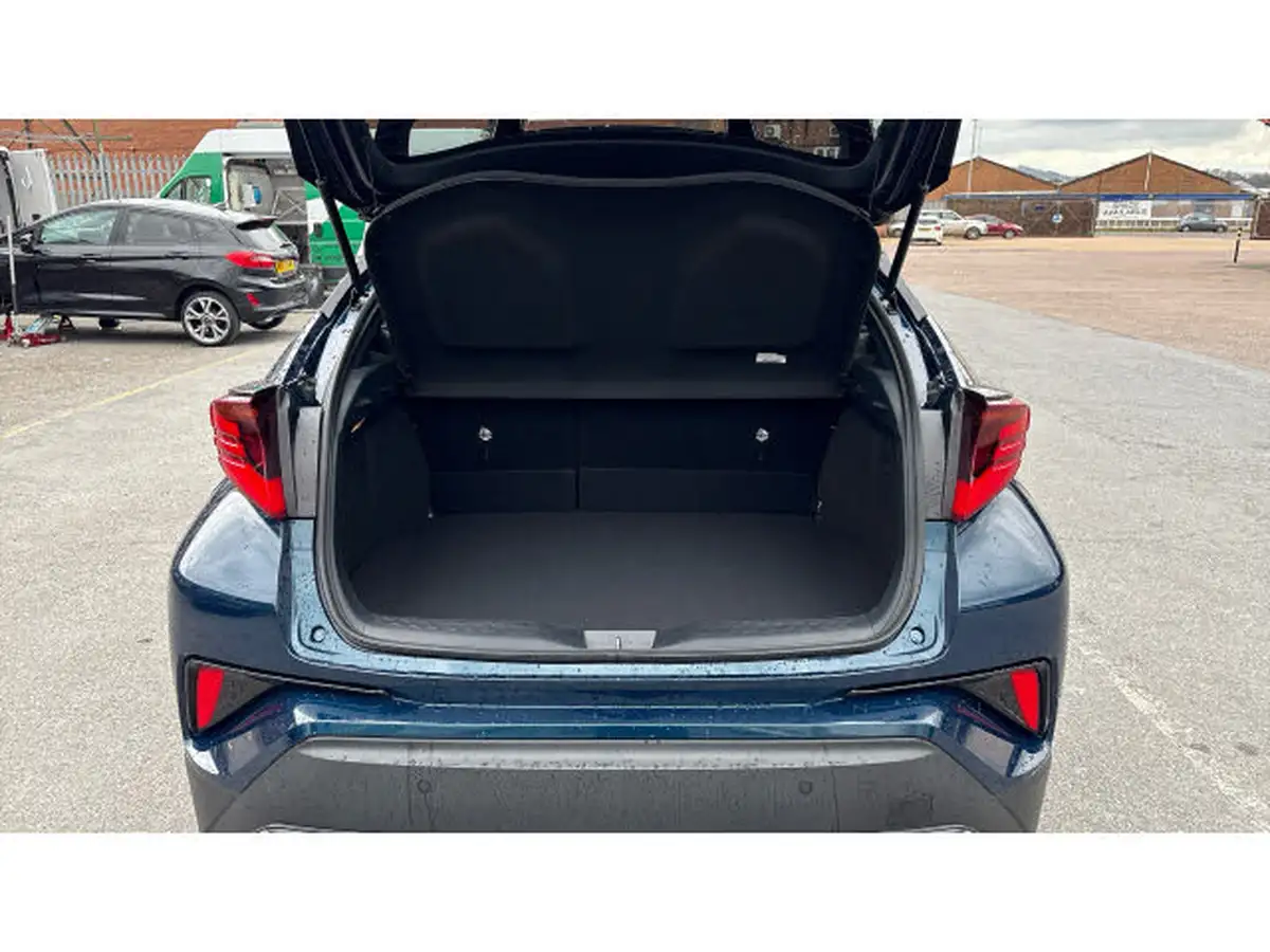 2023-toyota-c-hr-20-vvt-i-gr-sport-181bhp-big-3