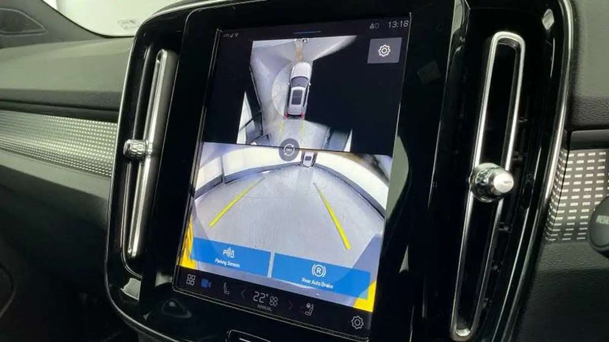 2024-volvo-xc40-20-b4-plus-big-13