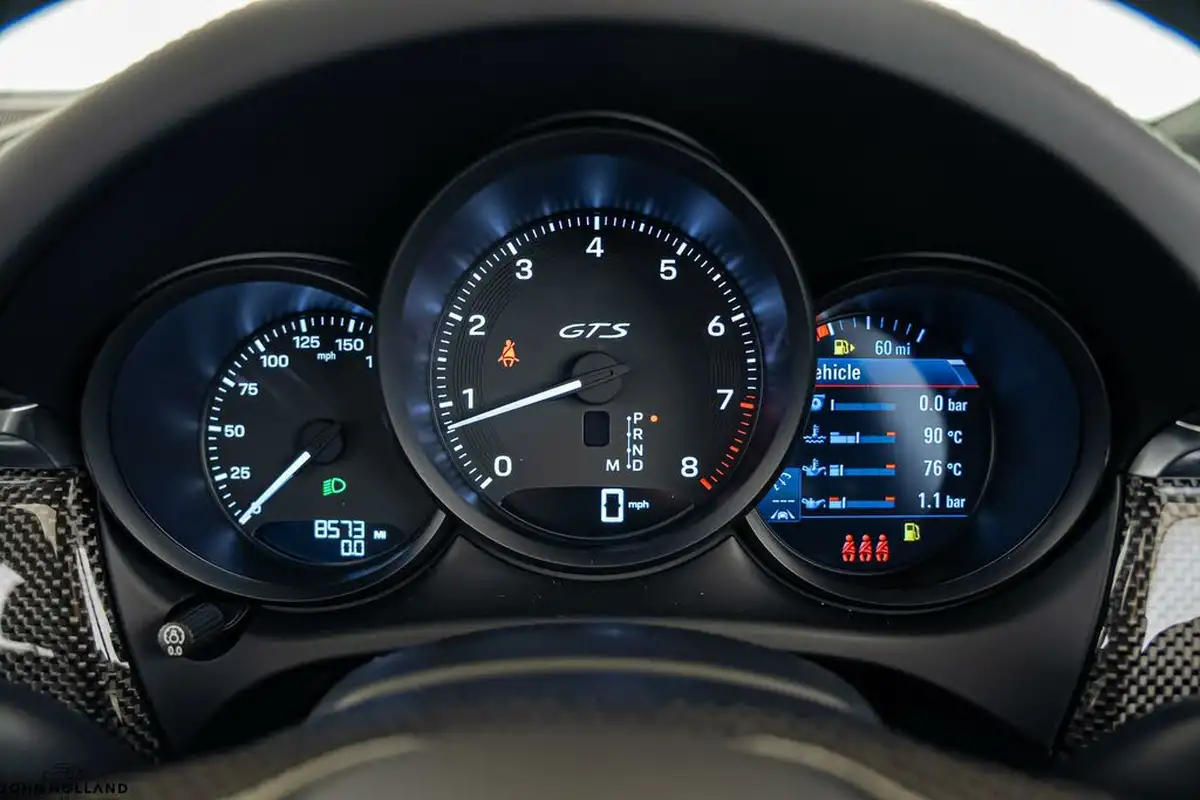 2023-porsche-macan-29-v6-gts-big-47