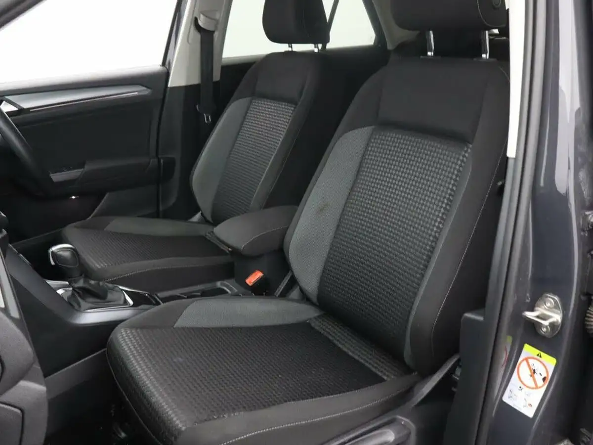 2021-volkswagen-t-roc-15-tsi-active-hatchback-5d-dsg-big-26