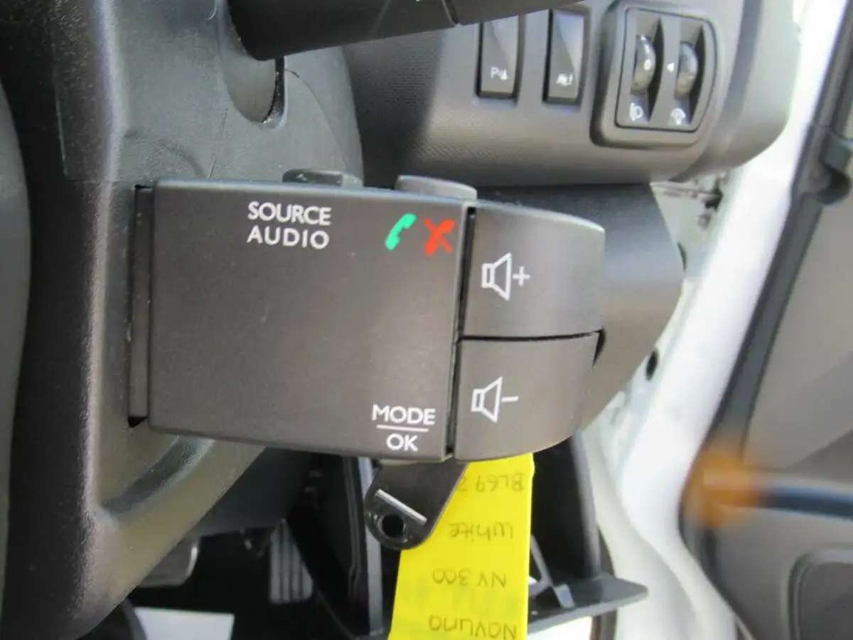 2020-nissan-nv300-20dci-acenta-l1h2-big-22
