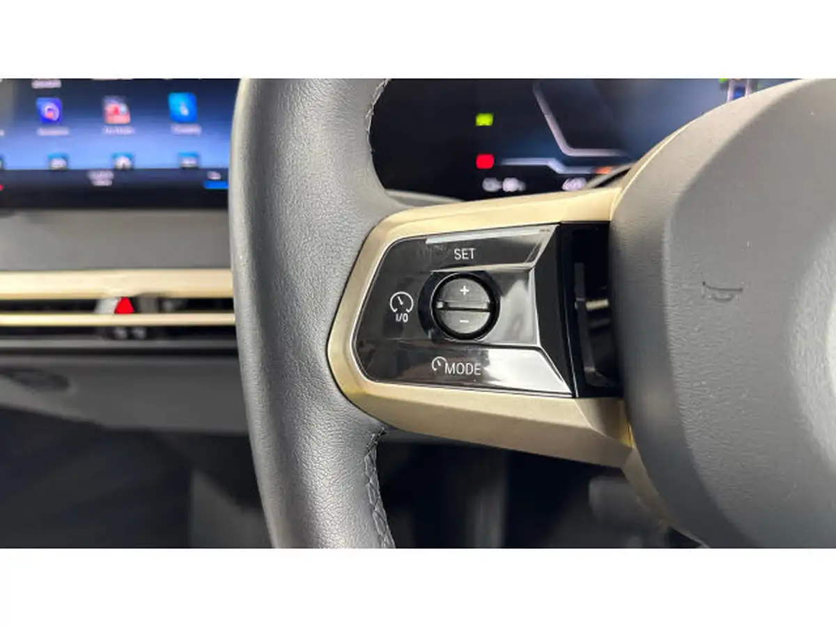 2022-bmw-ix-e-xdrive-50-m-sport-big-38