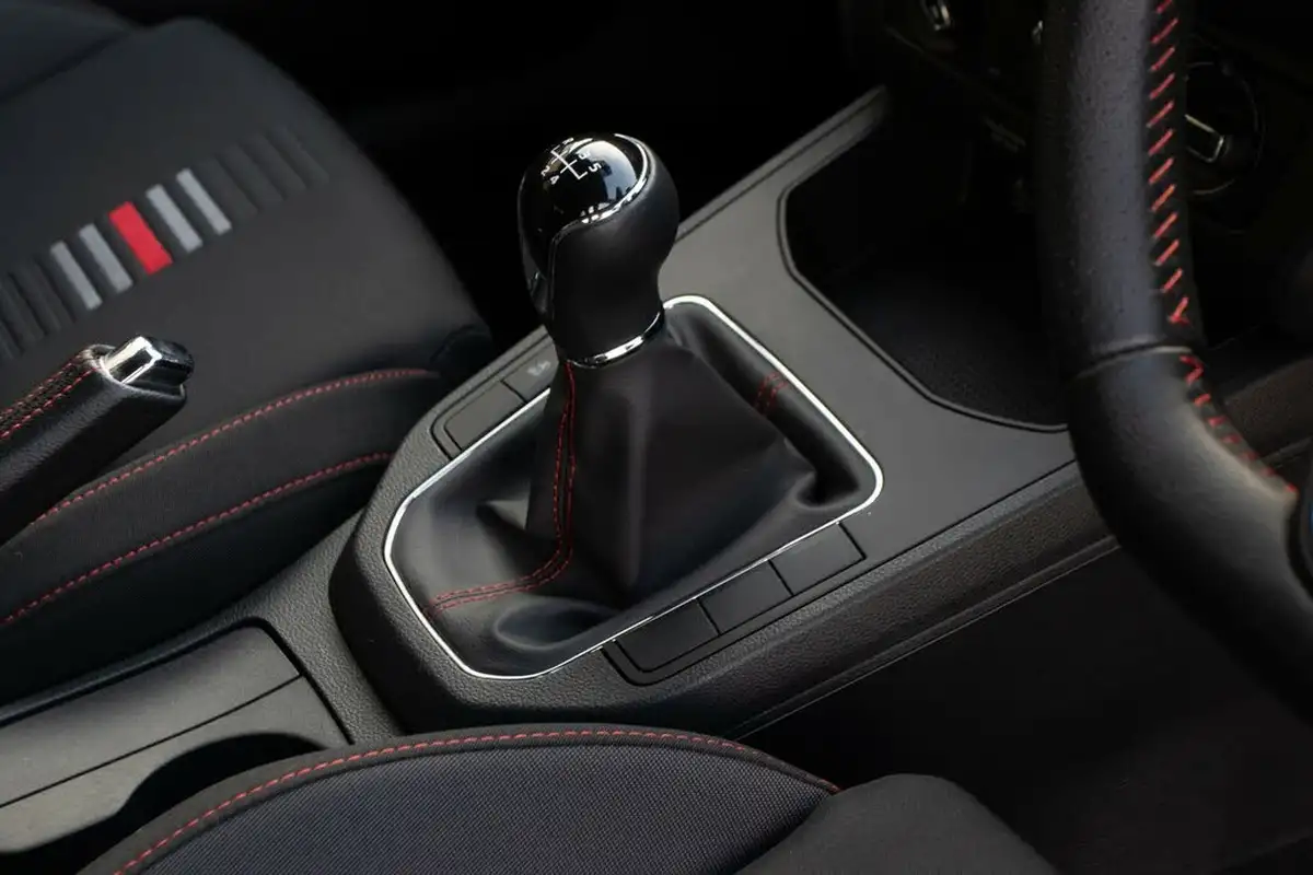 2020-seat-ibiza-10-mpi-fr-big-32