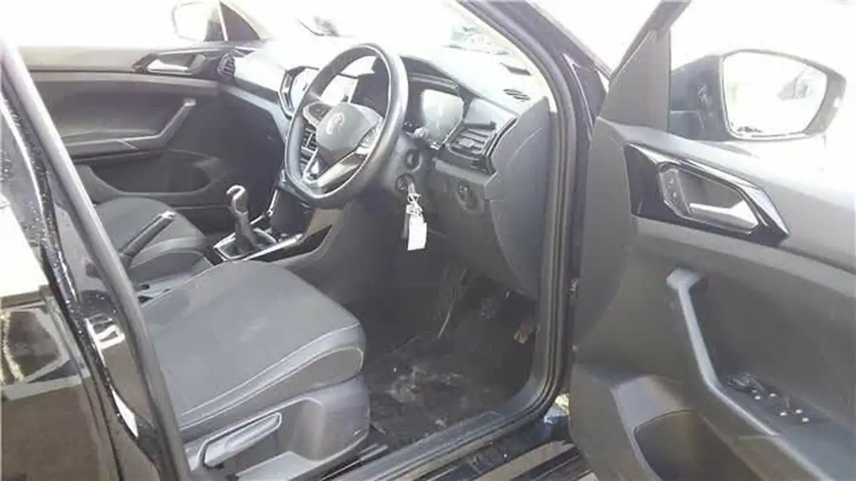 2023-volkswagen-t-cross-10-tsi-black-edition-110ps-big-18
