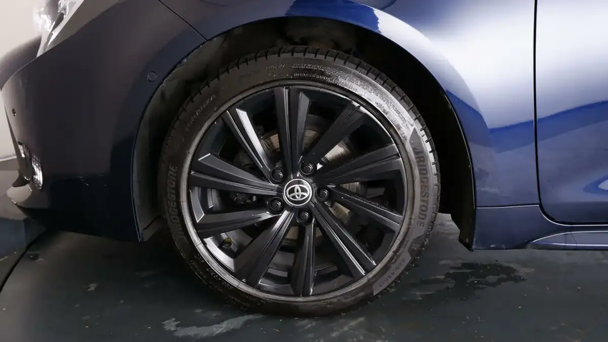2021-toyota-corolla-18-vvt-i-design-trk-touring-sports-5d-big-18
