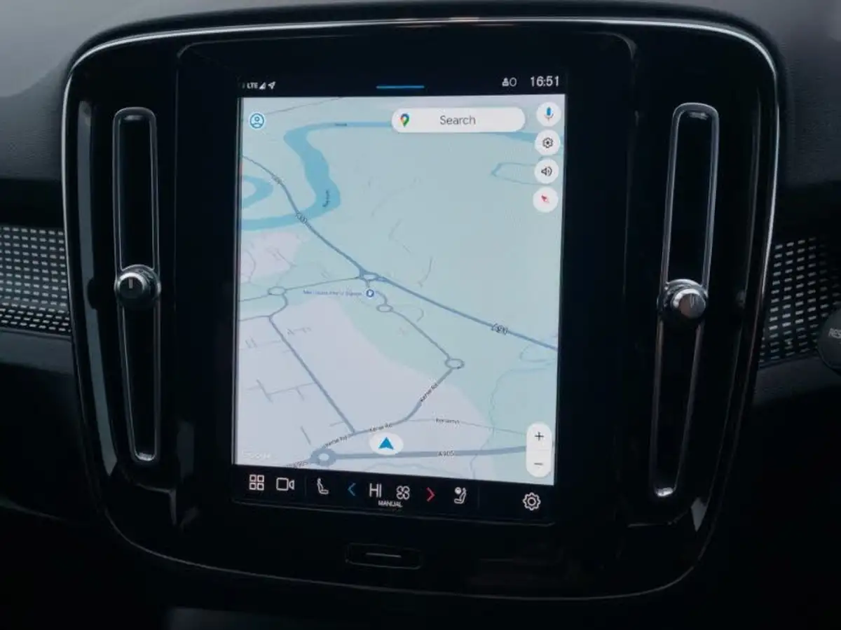 2022-volvo-xc40-e-recharge-plus-228bhp-big-10