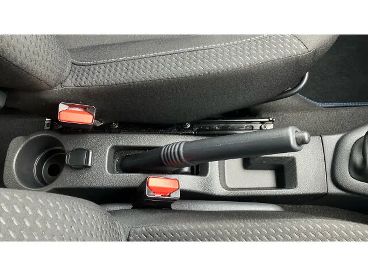 2020-dacia-sandero-10-sce-essential-big-53