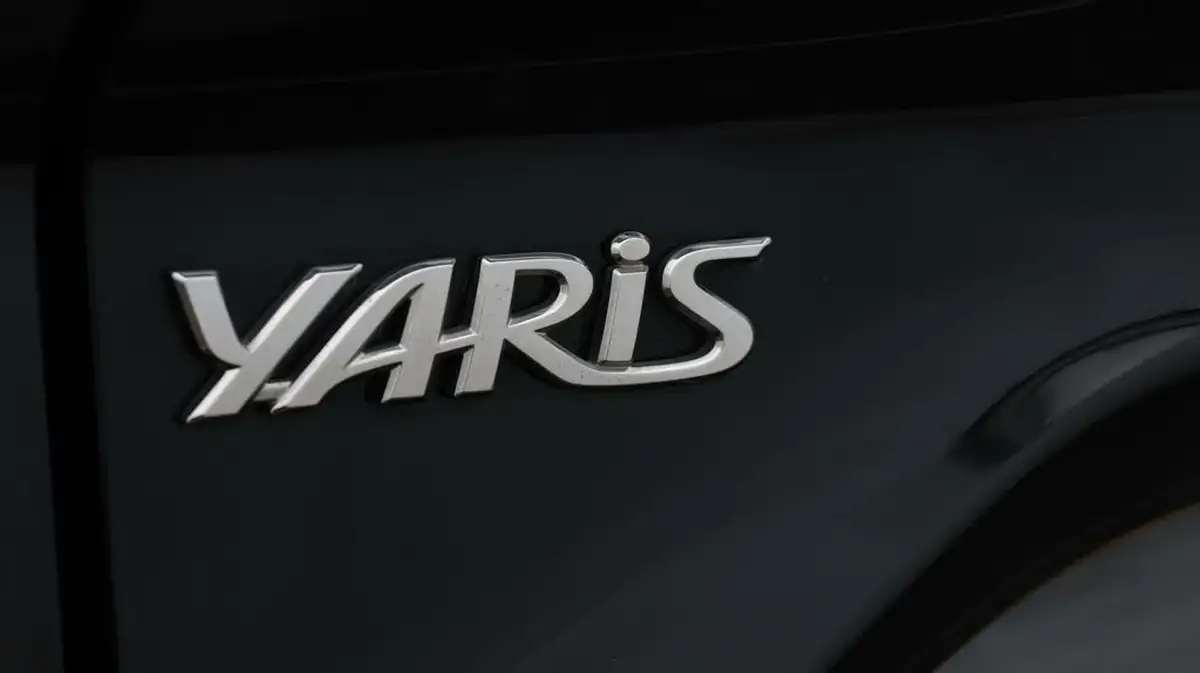 2024-toyota-yaris-15-vvt-i-design-big-20